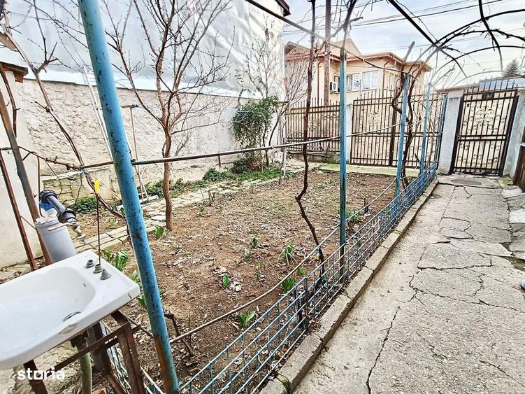 Casă cu 4 camere în Militari