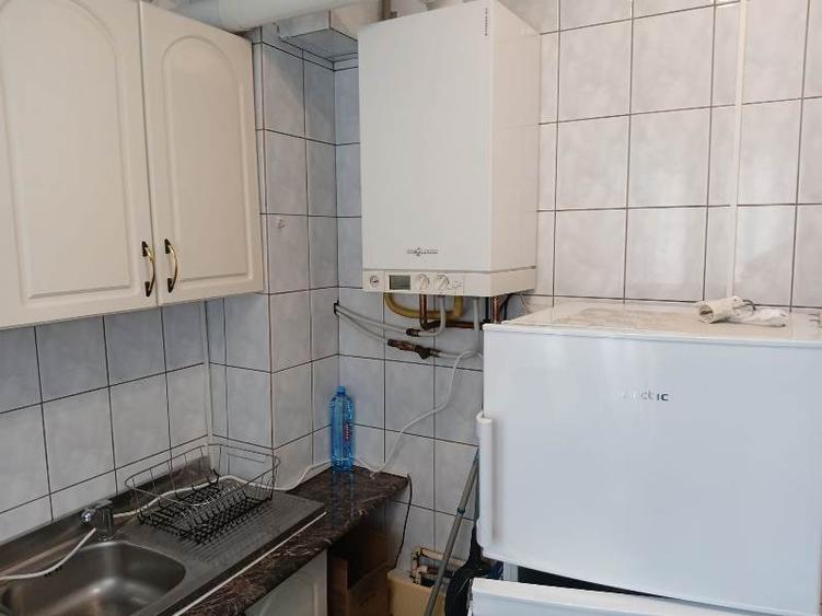 Garsonieră decomandată, mobilată în Romană