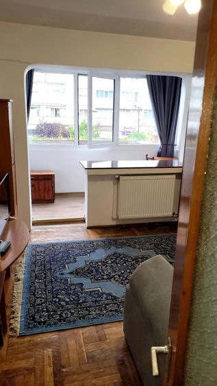 Garsonieră decomandată în Central