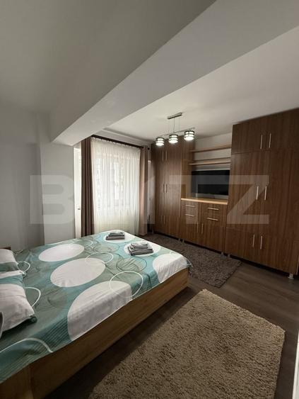 Apartament cu 3 camere decomandat, mobilat în Central