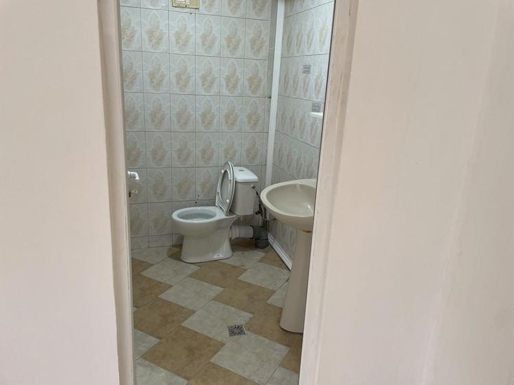 Apartament cu 3 camere decomandat în Milcov