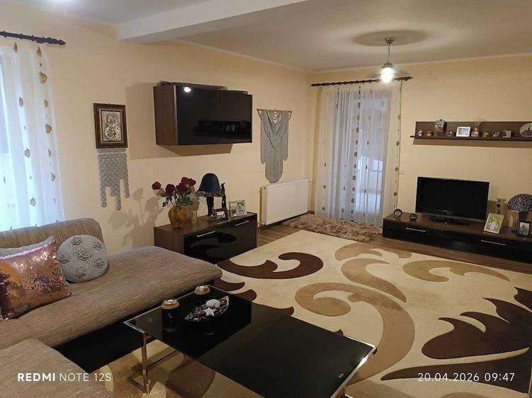 Casă cu 4 camere decomandat în Sfântu Ilie
