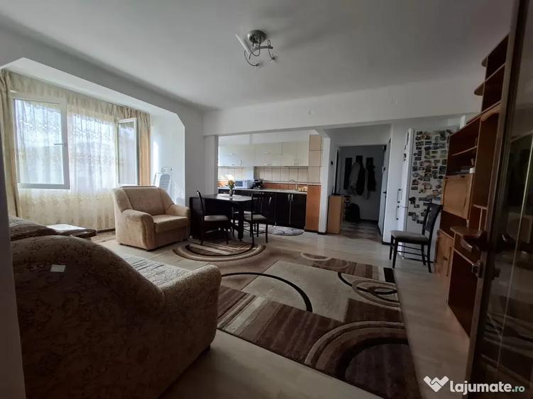 Apartament cu 3 camere semidecomandat în Ultracentral