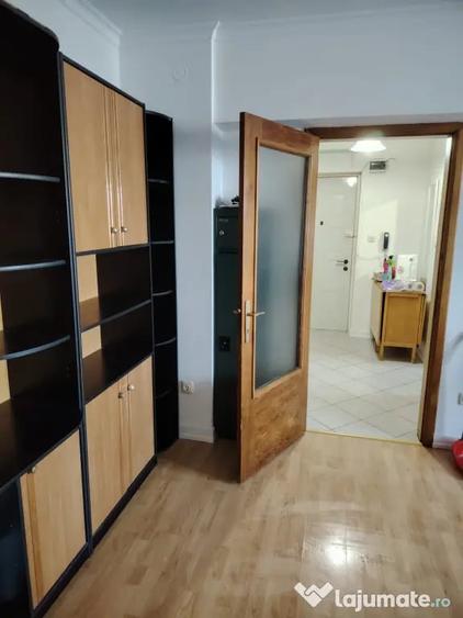Apartament cu 2 camere semidecomandat în Crângași