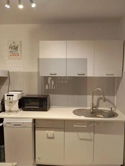 Apartament cu 3 camere decomandat, mobilat în Alexandru Obregia