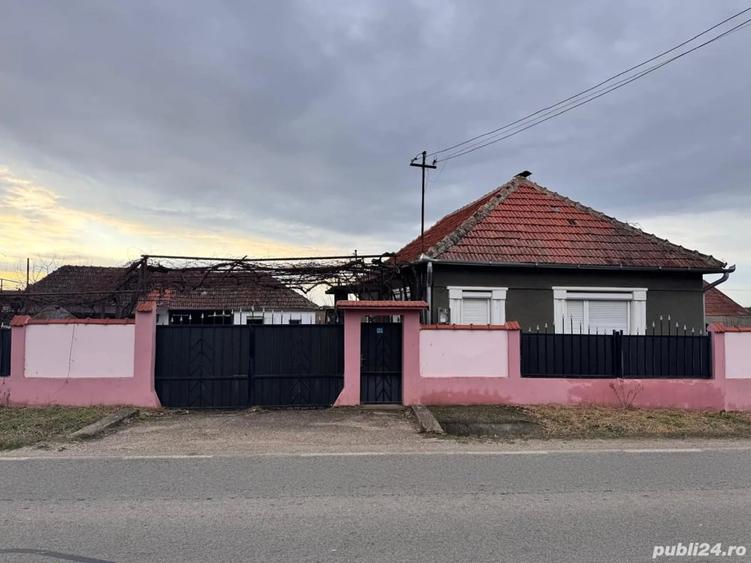 Casă cu 2 camere cu Teren 1700 Mp în Husasău de Tinca