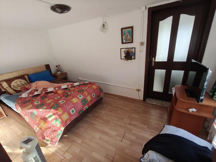 Casă cu 3 camere în Hătcărău