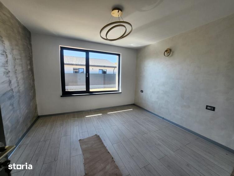 Casă cu 4 camere cu Teren 575 Mp în Hemeiuș