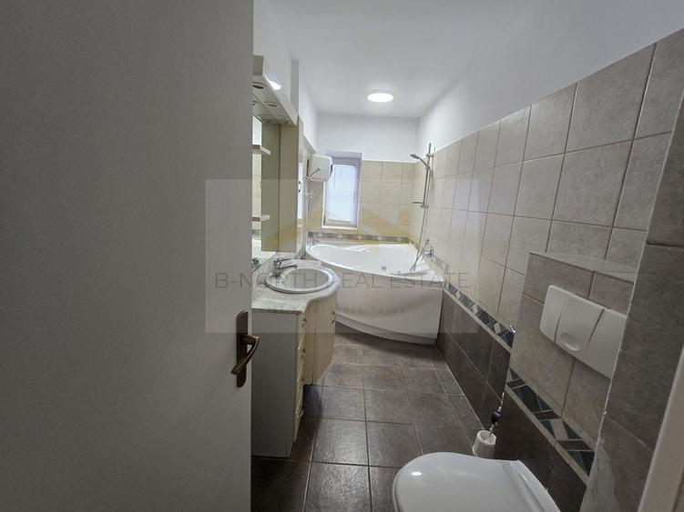 Apartament cu 4 camere decomandat, mobilat în Unirii