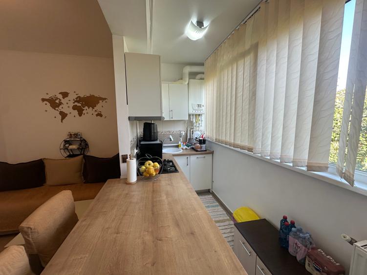 Apartament cu 3 camere decomandat în Brâncoveanu