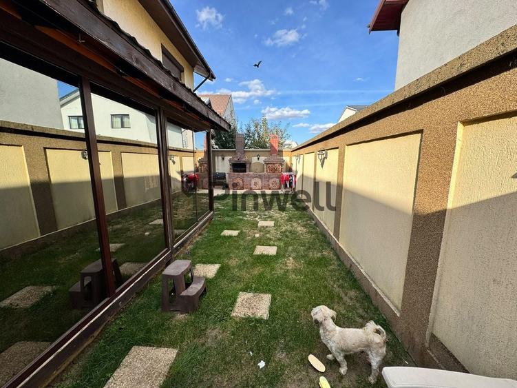 Casă individuală cu 4 camere cu Canalizare în Est