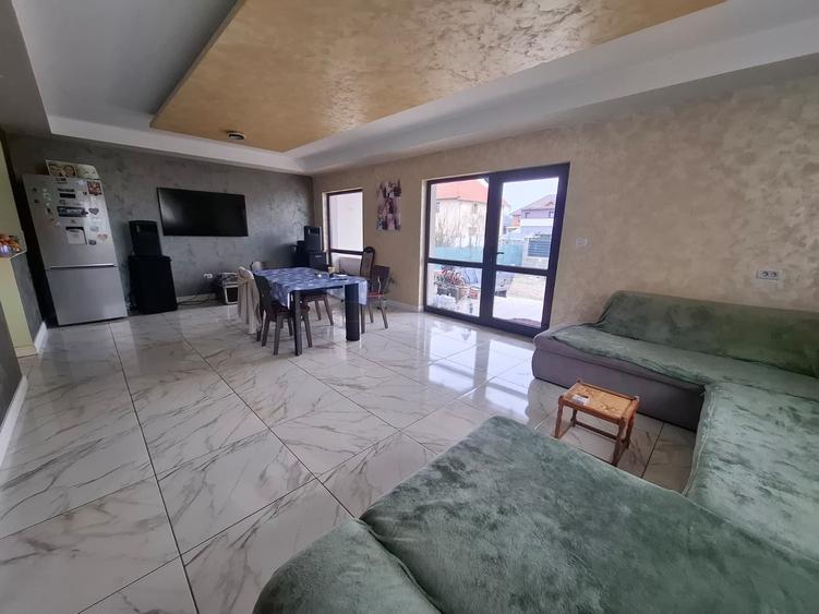Casă individuală cu 4 camere cu Teren 350 Mp în Vladimirescu
