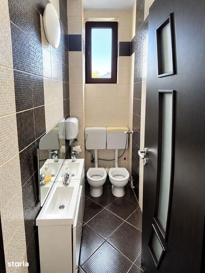 Casă cu 7 camere cu Teren 760 Mp în Port