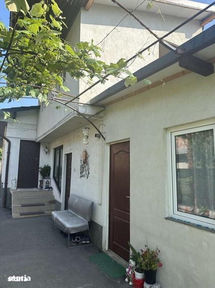 Casă cu 5 camere cu Teren 700 Mp în Câmpina
