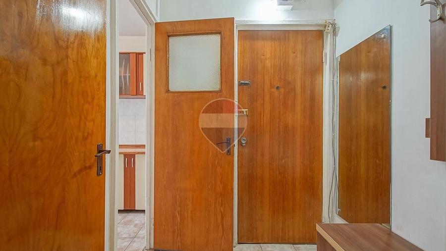 Apartament cu 2 camere semidecomandat în Centrul Civic
