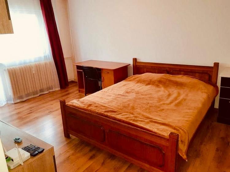 Garsonieră decomandată în Titan