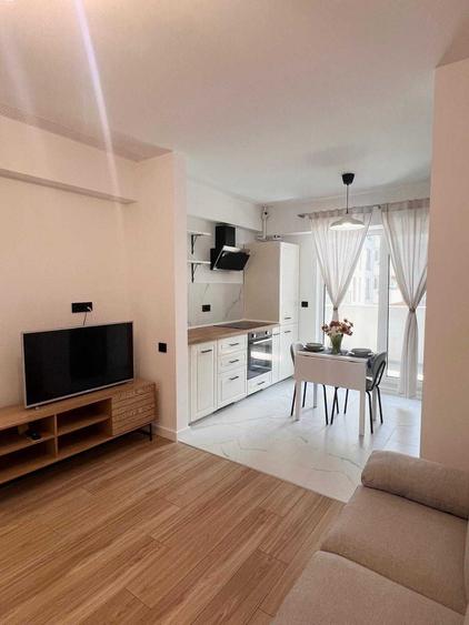 Apartament cu 2 camere decomandat, mobilat în Central