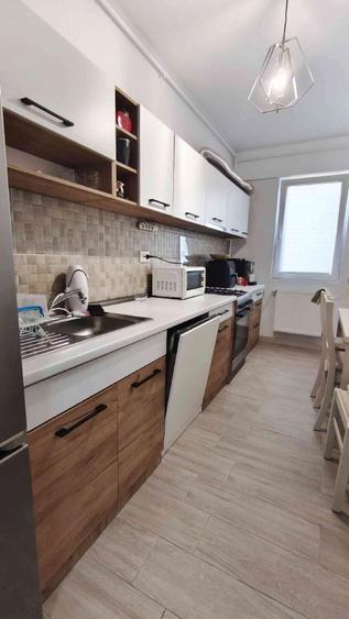 Apartament cu 2 camere decomandat în Exterior Vest