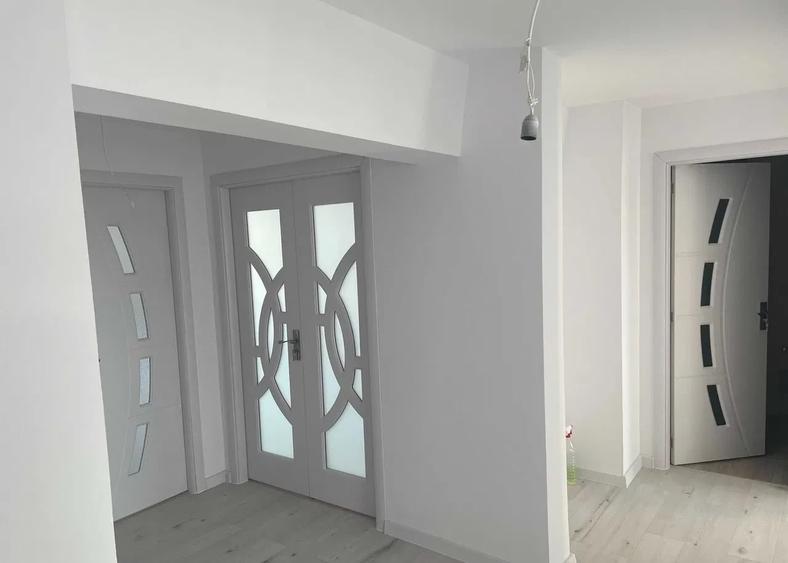 Apartament cu 4 camere în Cetate