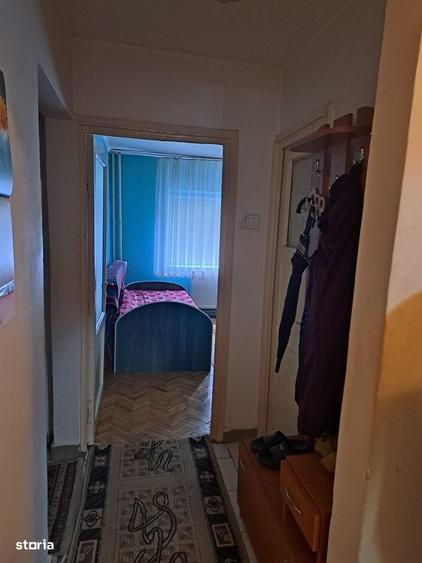 Apartament cu 3 camere decomandat în Carpați 2