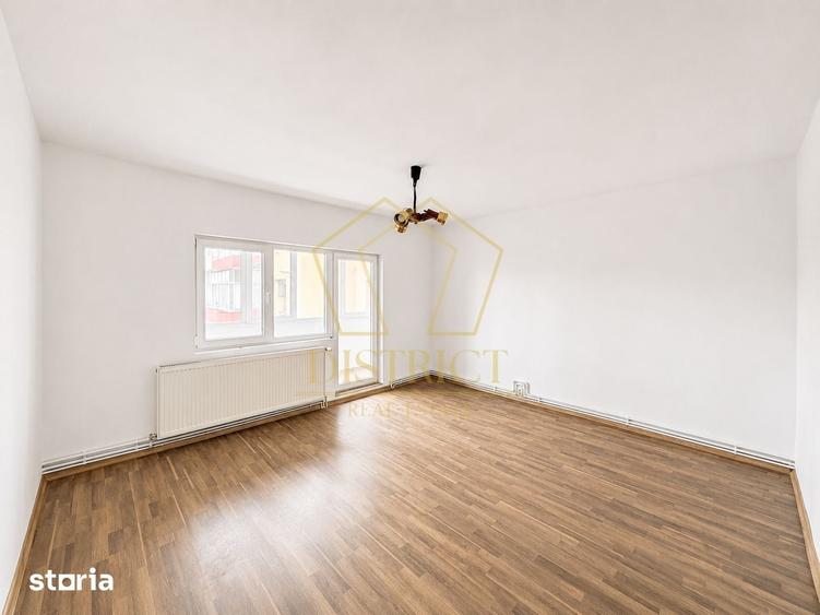Apartament cu 3 camere în Torontalului