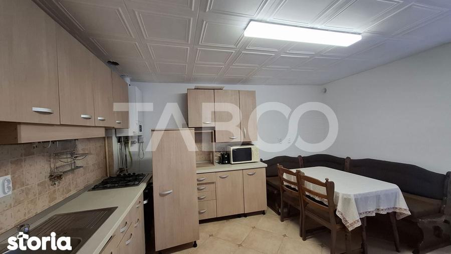 Apartament cu 2 camere decomandat, mobilat în Est