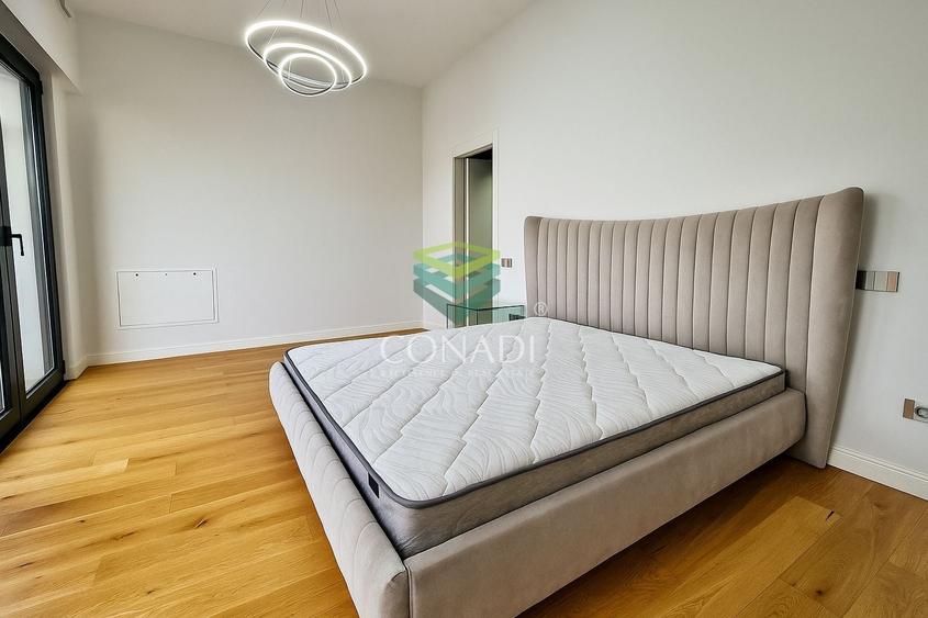 Apartament cu 5 camere decomandat în Aviației