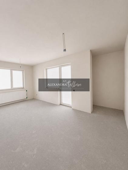 Apartament cu 3 camere semidecomandat în Florești