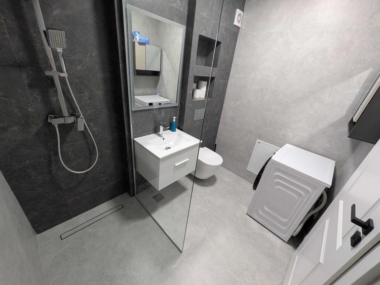 Apartament cu 2 camere semidecomandat în Rediu