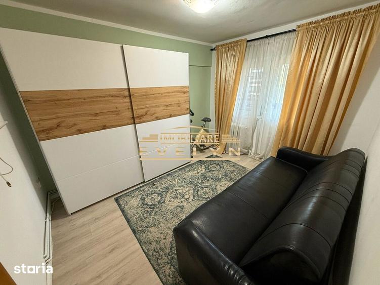 Apartament cu 4 camere decomandat în Central