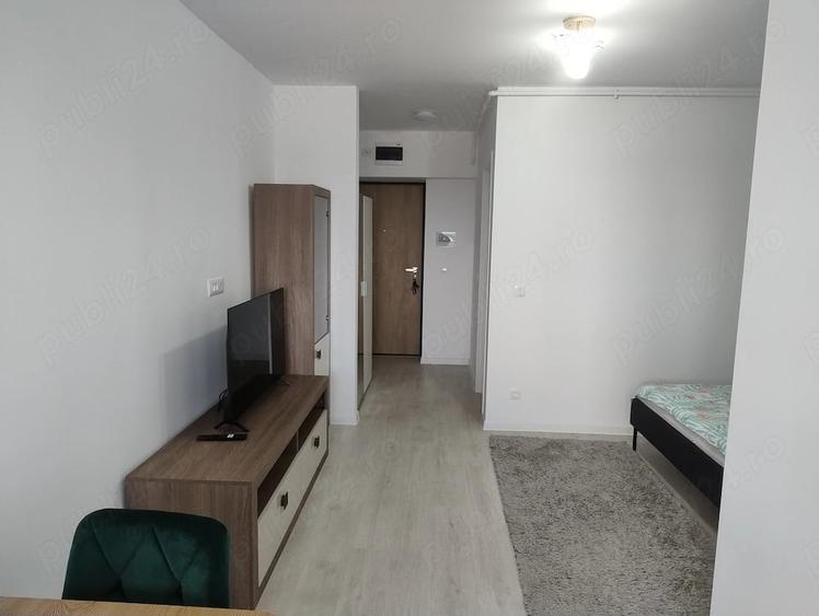 Garsonieră semidecomandată în Titan