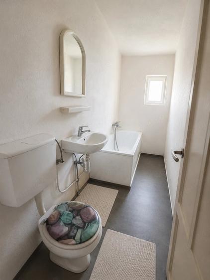 Casa ?i teren intravilan cu poten?ial rezidential- Dragasani-acces la doua strazi - 16