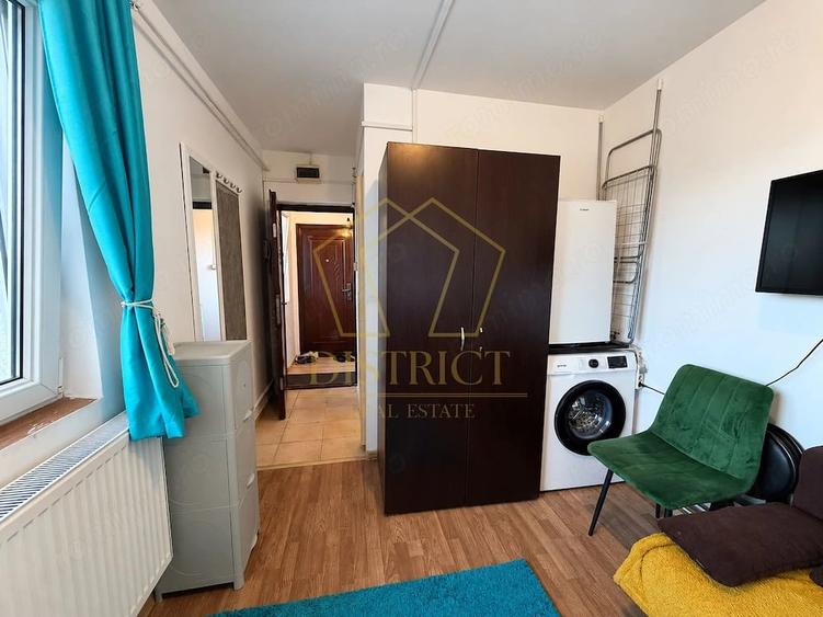 Garsonieră decomandată în Girocului