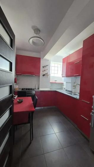 Apartament cu 2 camere decomandat în Jiului