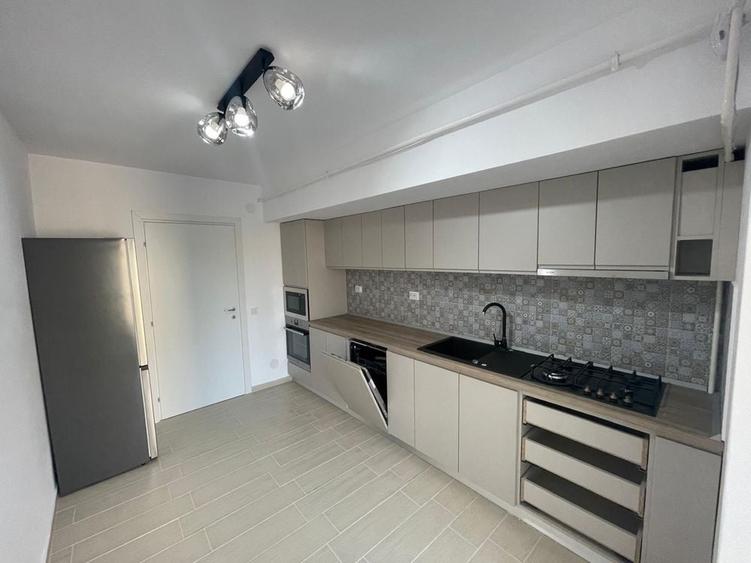 Apartament cu 2 camere decomandat în 1 Mai