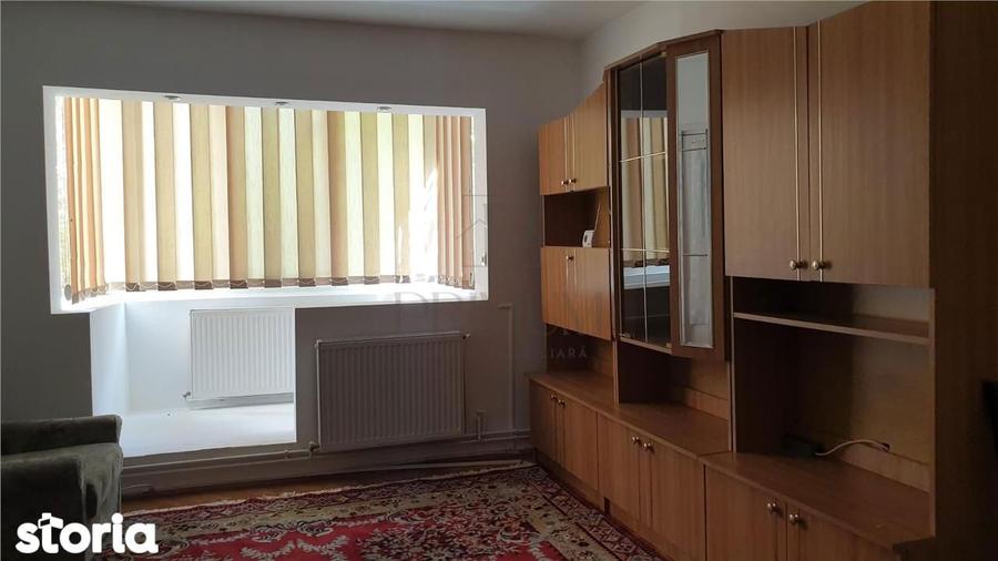 Apartament cu 3 camere semidecomandat, mobilat în Circumvalațiunii