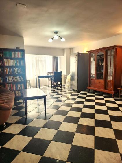 Apartament cu 3 camere decomandat, mobilat în Unirii