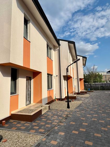 Casă cu 4 camere în Ghencea