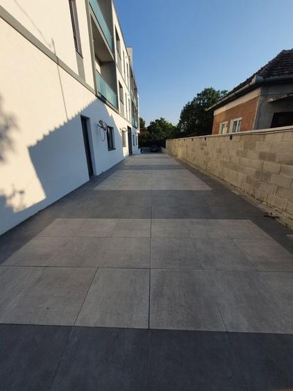 Closca,3 camere,2 bai,bloc nou! - 9