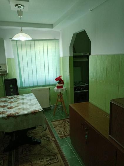 DE VANZARE apartament zona stadion 1 - 7