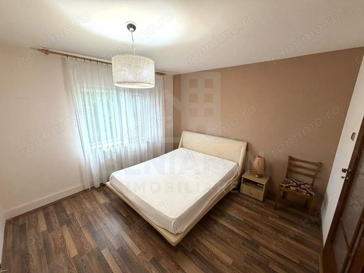 Apartament cu 4 camere decomandat în Central