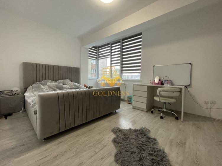 Apartament cu 3 camere semidecomandat, mobilat în Bună Ziua