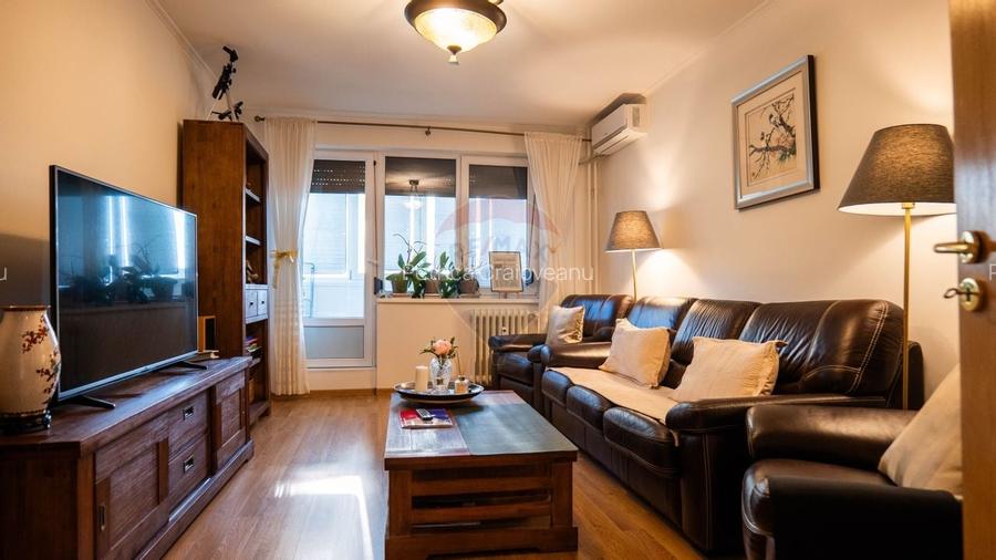 Oferta - Vanzare apartament 4 camere, decomandat, zona Bucur-Obor Oferta - Vanzare apartament 4 camere, decomandat, zona Bucur-Obor