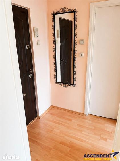 Garsoniera decomandata, etaj2, bloc apartamente, Astra, Brasov - 1