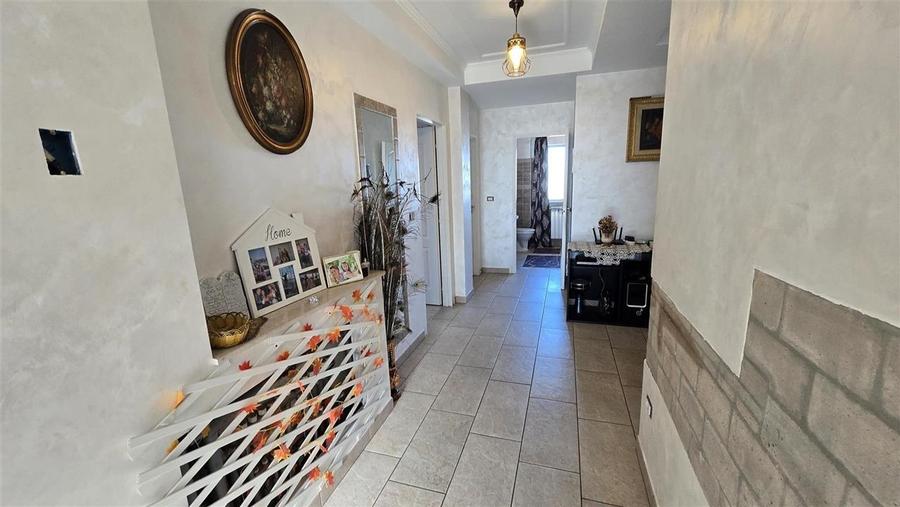 Casa si Spatiu Afacere in Rusii Manastioara - Suceava! - 2