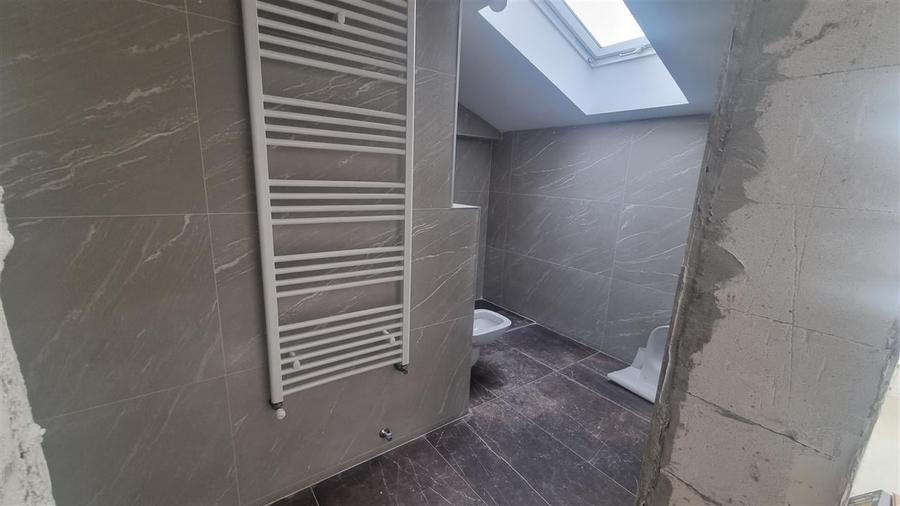 Penthouse de 3 camere zona Tractorul - 11