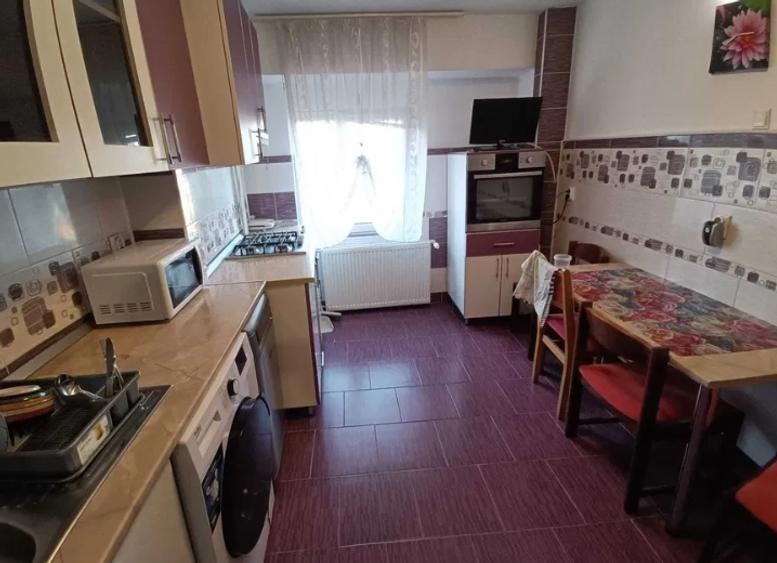 Tineretului metrou parc, BLOC REABILITAT,decomandat,6/8,AC,geam la baie,balcon. - 3