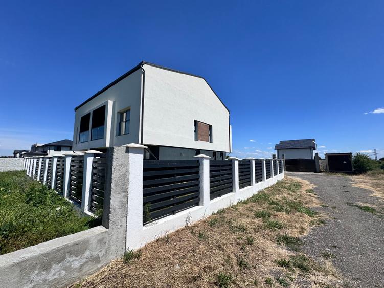 Casa moderna Allegria P+1+M. 5 cam. Util 171mp. Teren 241mp - 31