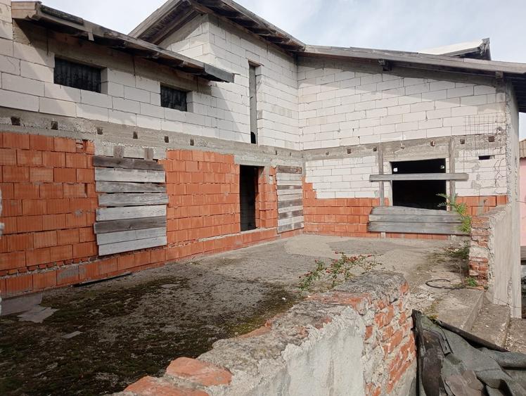 Cladire cu suprafata de 500mp la Avrameni - 6