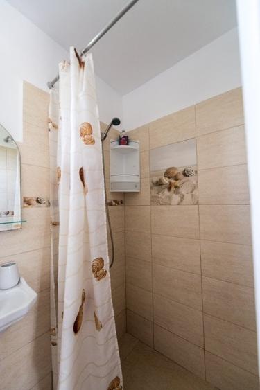 Exclusiv! Pensiune 6 camere - Vama Veche - Centru - 239.000 euro  (Cod E8) - 43